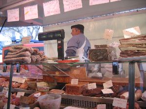 Sur le marché, un bouche sétois